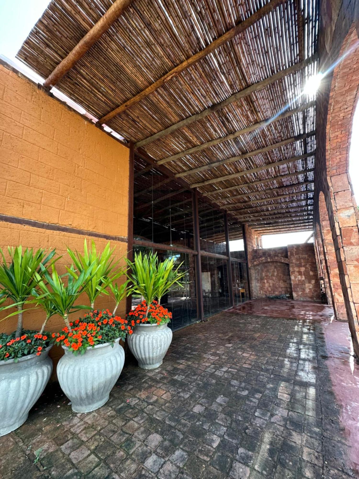 Pousada Do Rei Arthur Lavras Novas Bagian luar foto