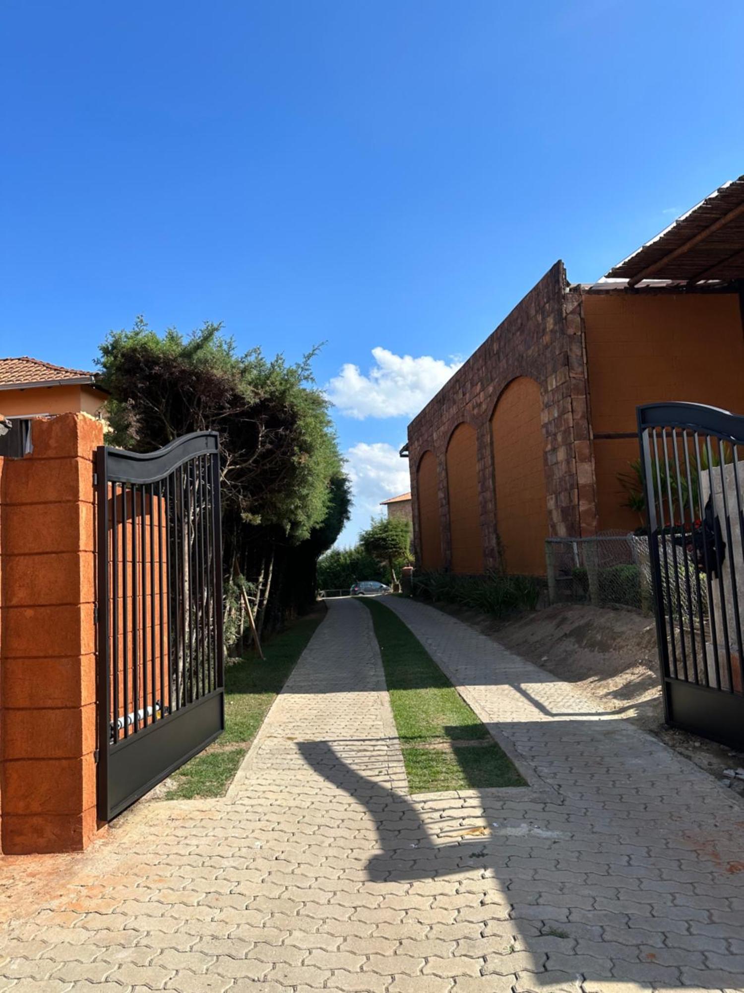 Pousada Do Rei Arthur Lavras Novas Bagian luar foto